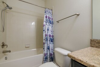 2157 Lake Side Ave in Davenport, FL - Building Photo - Building Photo