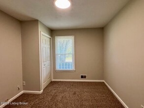 6503 Dunnlea Dr in Louisville, KY - Building Photo - Building Photo