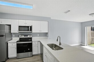 1723 SW 109th Terrace in Davie, FL - Building Photo - Building Photo
