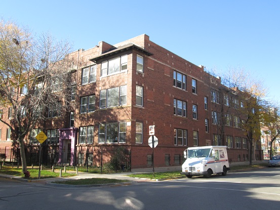 900 W Sunnyside Ave in Chicago, IL - Foto de edificio