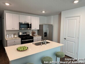 5041 Pitch in San Antonio, TX - Building Photo - Building Photo