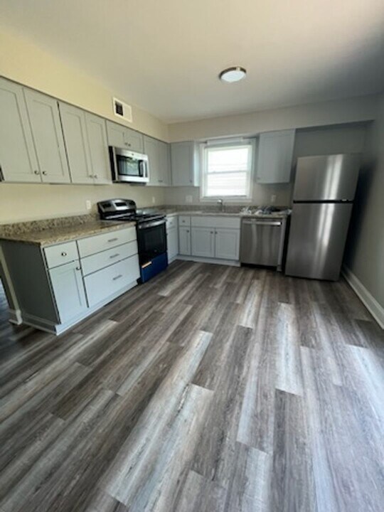 2228 Oakwood Ln in Florence, SC - Building Photo