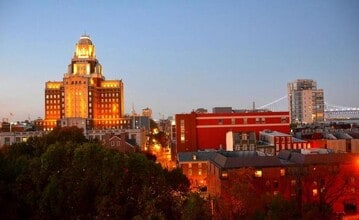 200 Locust St, Unit 6C in Philadelphia, PA - Foto de edificio - Building Photo