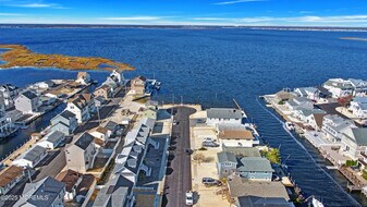 256 Ocean Bay Blvd in Lavallette, NJ - Building Photo