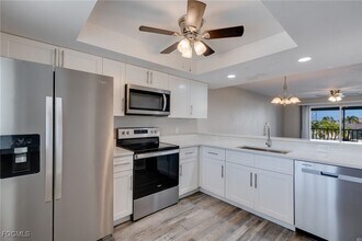 425 SW 47th Terrace in Cape Coral, FL - Foto de edificio - Building Photo