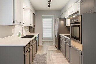 10605 Shannon Valley Dr in Crowley, TX - Building Photo - Building Photo