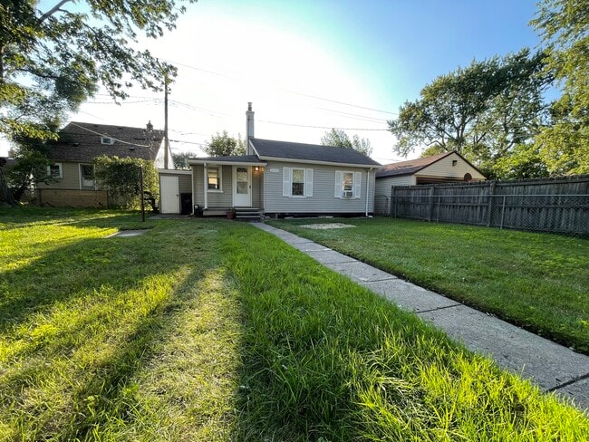 26333 Belanger St in Roseville, MI - Foto de edificio - Building Photo