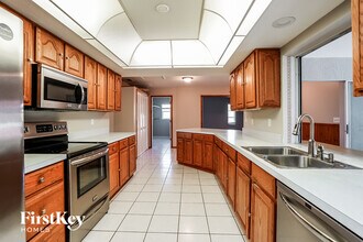 3539 SW 5th St in Cape Coral, FL - Building Photo - Building Photo