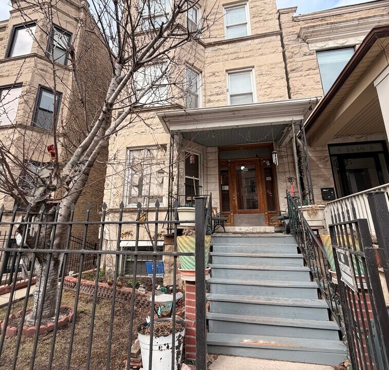 1448 W Irving Park Rd in Chicago, IL - Building Photo