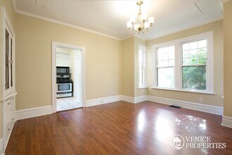 55 E Oakland Ave in Columbus, OH - Building Photo - Building Photo