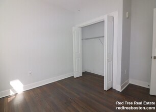 81 Park Dr in Boston, MA - Building Photo - Building Photo