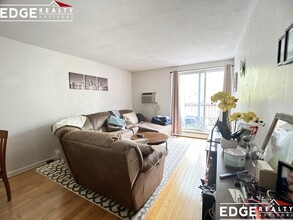 38 Kenrick St, Unit 31 in Boston, MA - Foto de edificio - Building Photo