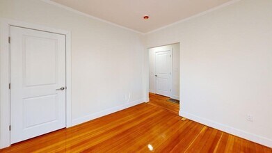 391 Linwood Ave in Newton, MA - Building Photo - Building Photo