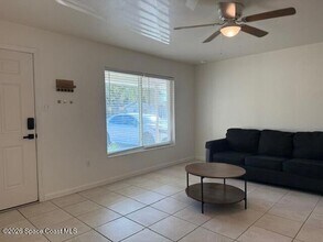 2384 Apache Dr in Melbourne, FL - Foto de edificio - Building Photo