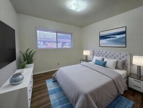 861 NE Alameda Ave in Roseburg, OR - Building Photo - Building Photo