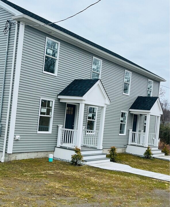 14 Infield St in Bridgeport, CT - Building Photo