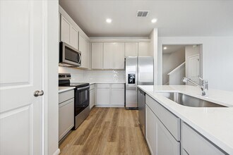 103 Elm Br Trl in Taylor, TX - Building Photo - Building Photo