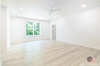 250 Martha Dr in Athens, GA - Building Photo - Building Photo