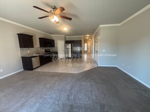 2745 W Kilimanjaro Way in Rogers, AR - Building Photo - Building Photo