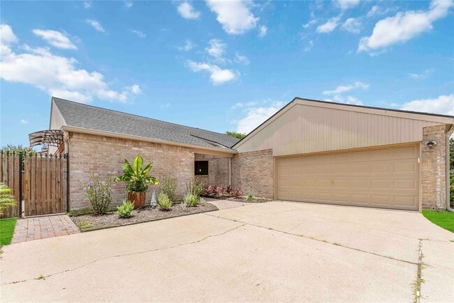 property at 14147 Hillvale Dr