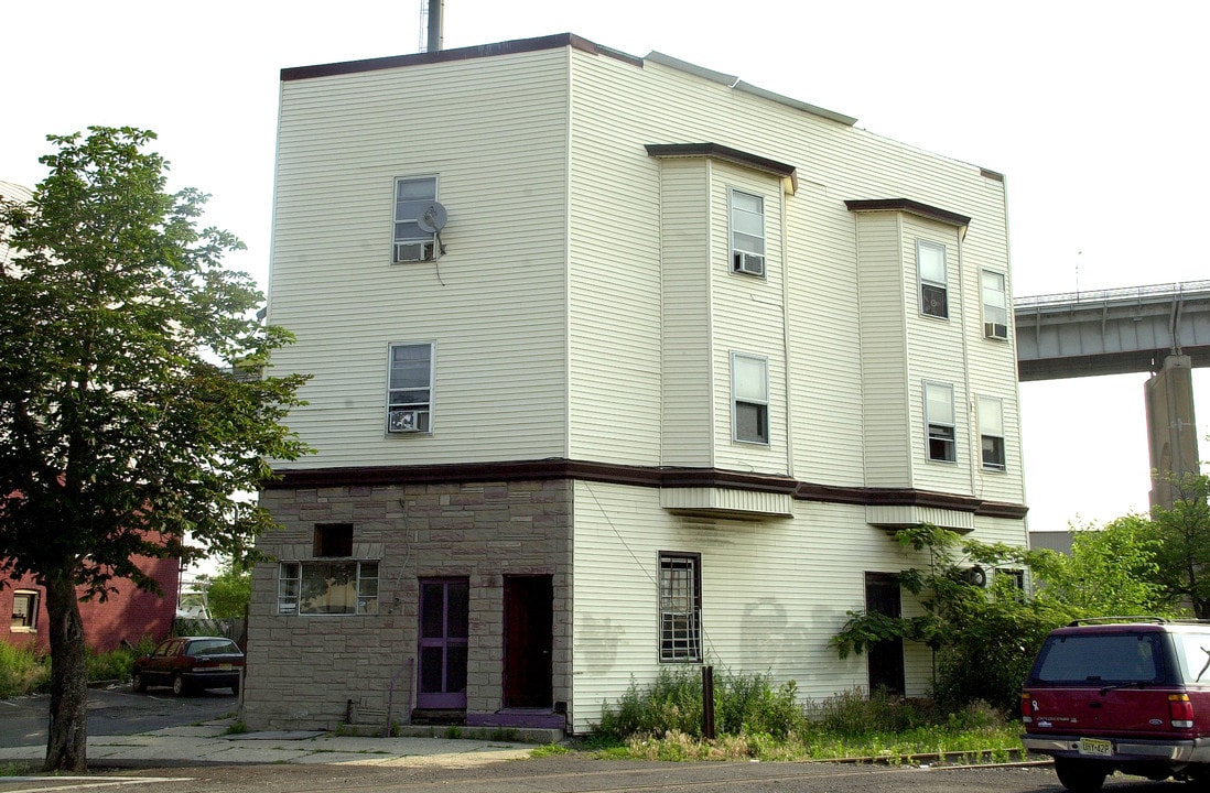 89-91 Bayway Ave in Elizabeth, NJ - Building Photo