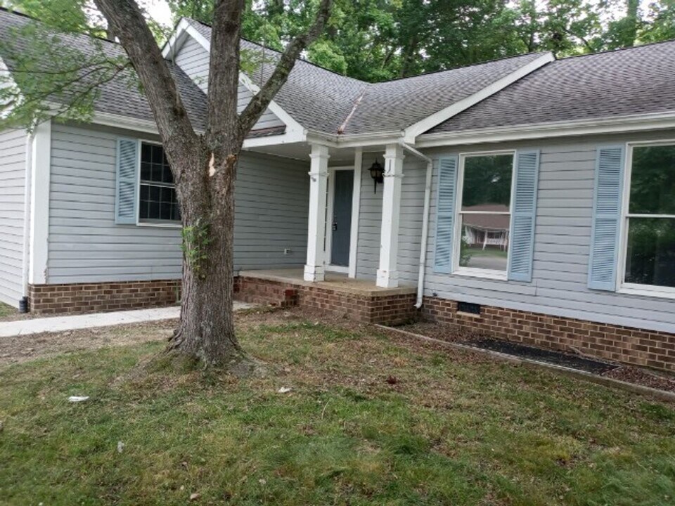 10224 Ridgerun Rd in Chesterfield, VA - Building Photo