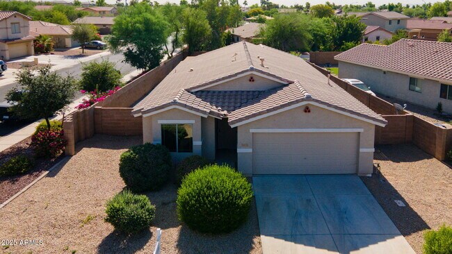 13170 W Clarendon Ave in Litchfield Park, AZ - Building Photo - Building Photo