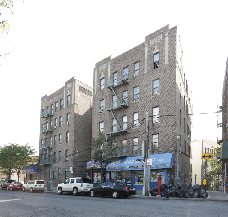 1246 Shakespeare Ave in Bronx, NY - Building Photo