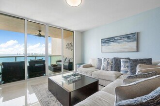 2650 Lake Shore Dr, Unit 1003 in Riviera Beach, FL - Building Photo - Building Photo