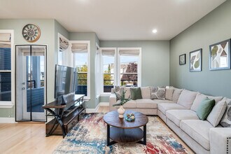 4224 Francis Ave N, Unit SI ID1036017P in Seattle, WA - Building Photo - Building Photo