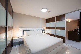 485 Brickell Ave, Unit 3109 in Miami, FL - Foto de edificio - Building Photo