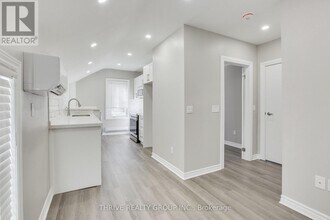 140 Wellington St in London, ON - Building Photo - Building Photo