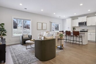 804 Dailey Pl in River Falls, WI - Foto de edificio - Building Photo