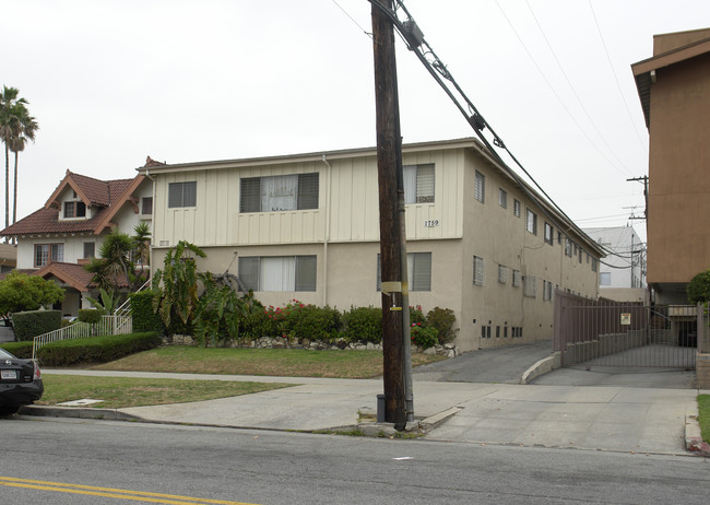 1759 Winona Blvd in Los Angeles, CA - Building Photo - Building Photo