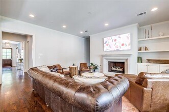 3929 Lively Ln in Dallas, TX - Building Photo - Building Photo