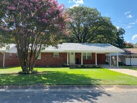 4509 N Cypress St in North Little Rock, AR - Building Photo