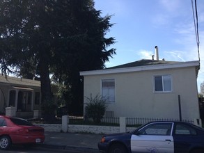 3759 Brookdale Ave in Oakland, CA - Building Photo - Building Photo