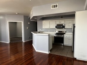 6905 Cobre Azul Ave in Las Vegas, NV - Building Photo - Building Photo