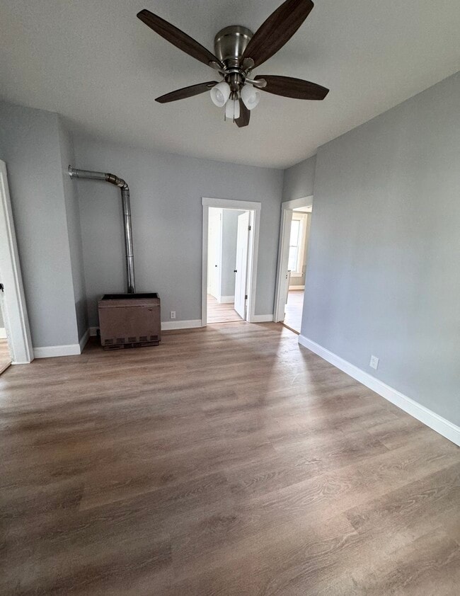 24 Dyson St, Unit Two in Manchester, NH - Building Photo - Building Photo
