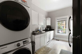 123 Smith St, Unit 123 Smith Apt B in Charleston, SC - Building Photo - Building Photo