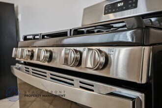 1141 Pine Ave in Long Beach, CA - Building Photo - Building Photo