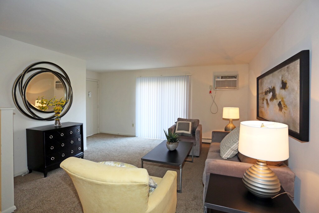 Maple Hill Apartments in Horsham, PA