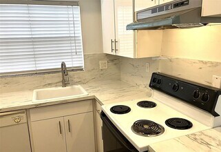 2091 NW 96th Terrace in Pembroke Pines, FL - Building Photo - Building Photo