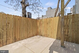 2114 N 8th St in Philadelphia, PA - Building Photo - Building Photo