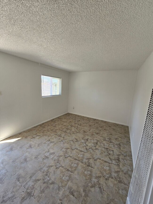 545 Alvarado Dr SE in Albuquerque, NM - Building Photo - Building Photo