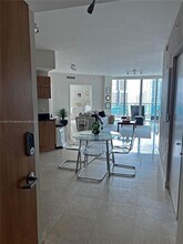 350 S Miami Ave in Miami, FL - Building Photo - Building Photo