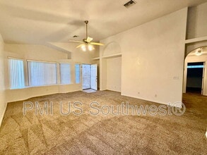 2374 Acoma Dr in Bullhead City, AZ - Building Photo - Building Photo