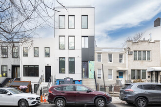 213 14th St in Brooklyn, NY - Building Photo - Building Photo