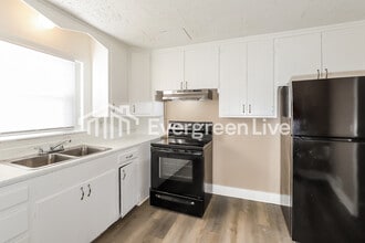 6701 Fairway Dr in Kansas City, MO - Building Photo - Building Photo