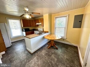 303 E Lee St in Mineral, VA - Building Photo - Building Photo